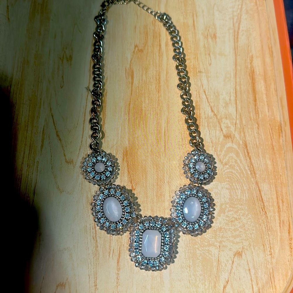 Beautiful chunky gold like chain with beautiful bling jewels